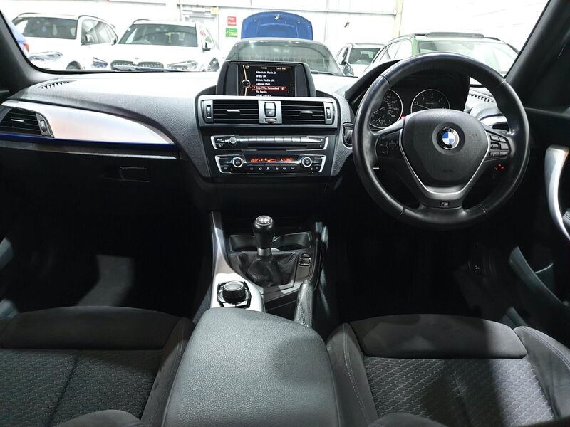 BMW 1 SERIES