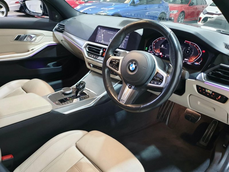 BMW 3 SERIES