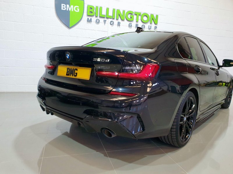 BMW 3 SERIES