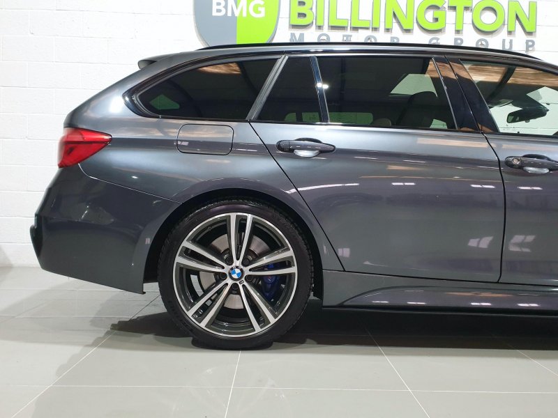 BMW 3 SERIES