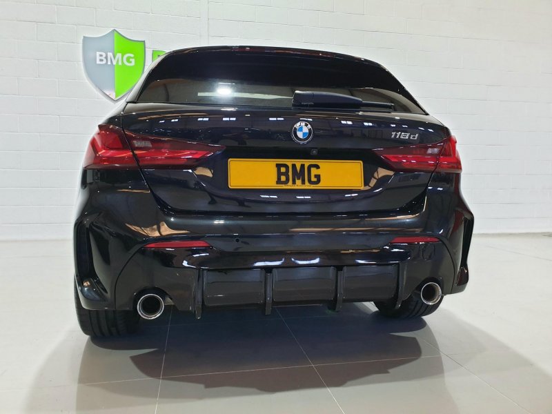 BMW 1 SERIES