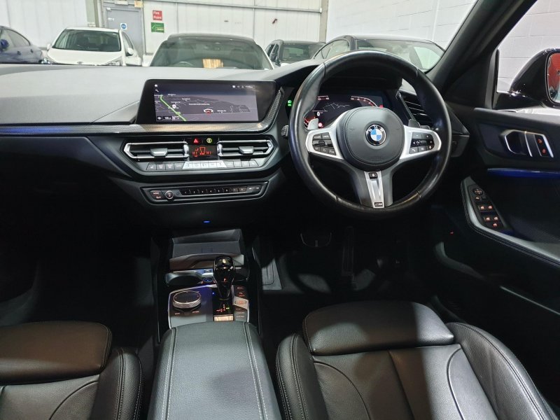 BMW 1 SERIES