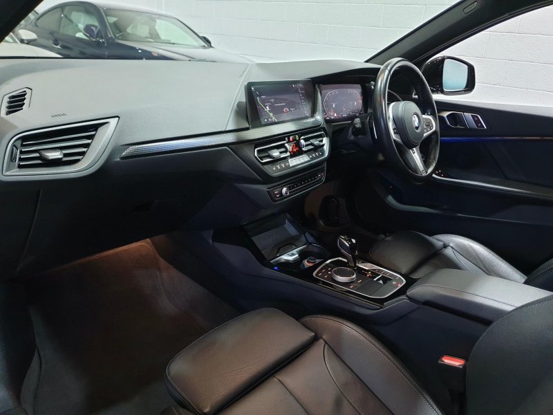 BMW 1 SERIES