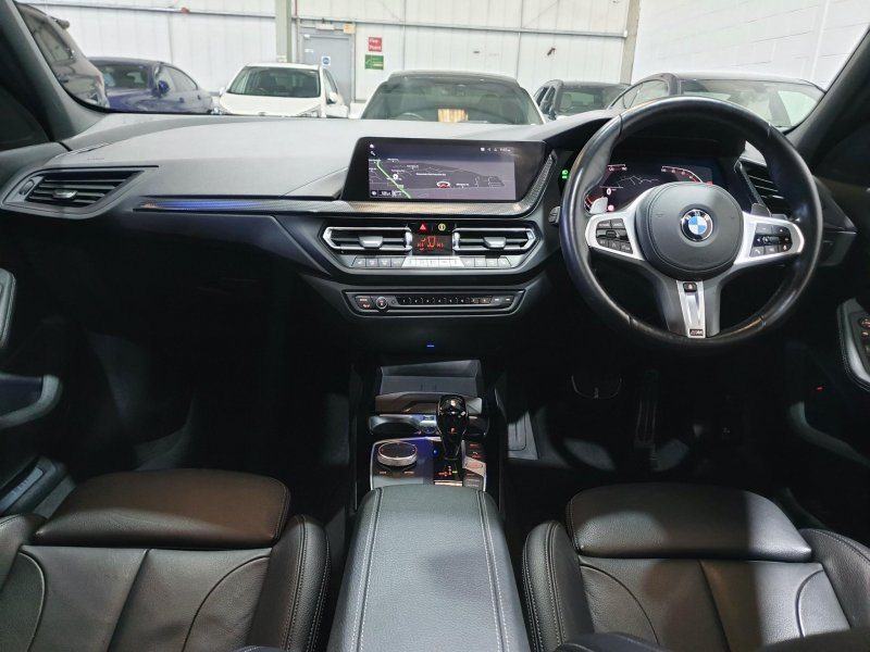 BMW 1 SERIES