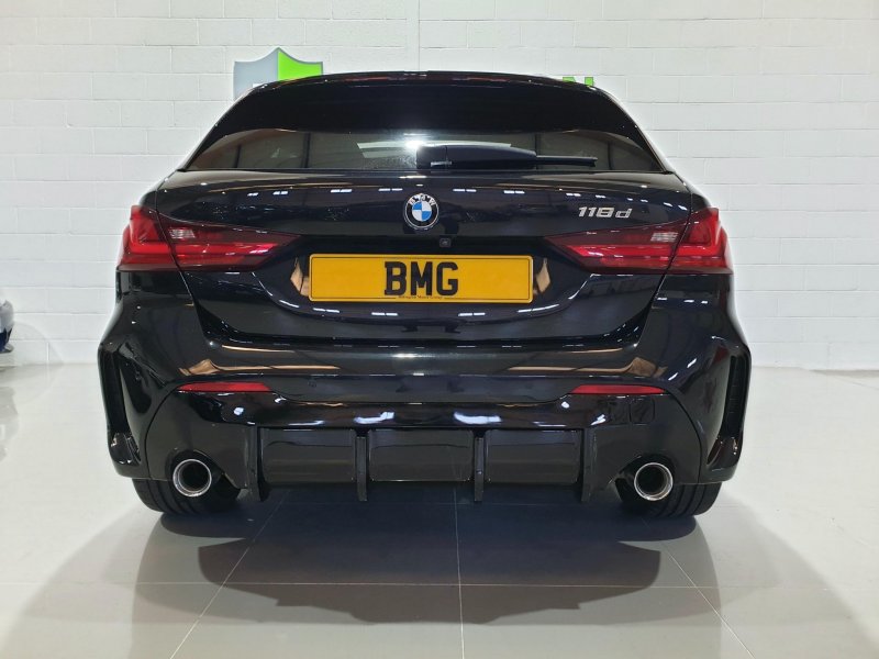 BMW 1 SERIES