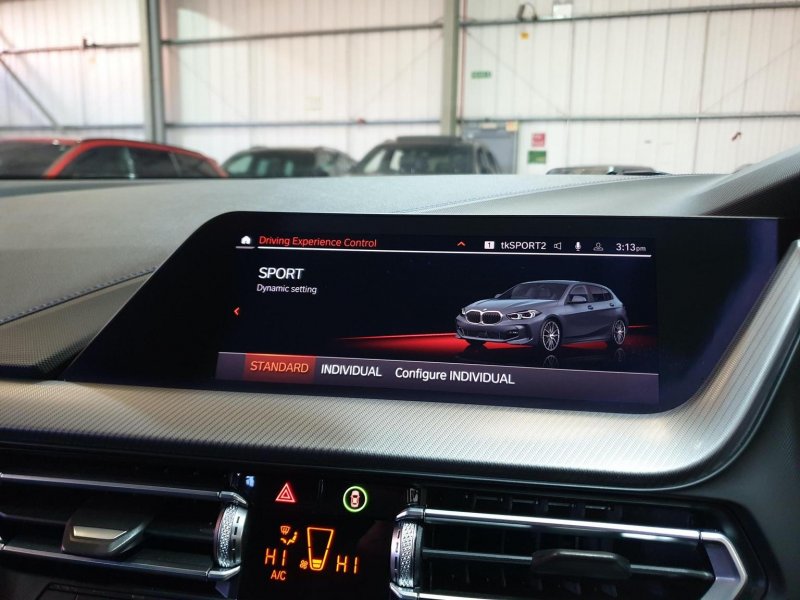 BMW 1 SERIES