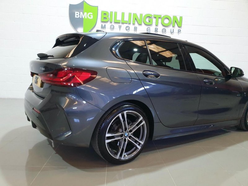 BMW 1 SERIES