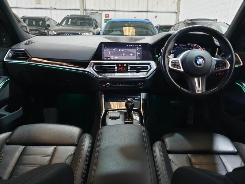BMW 3 SERIES
