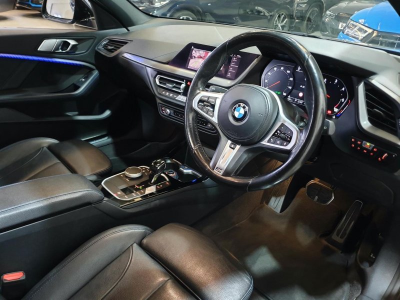 BMW 1 SERIES