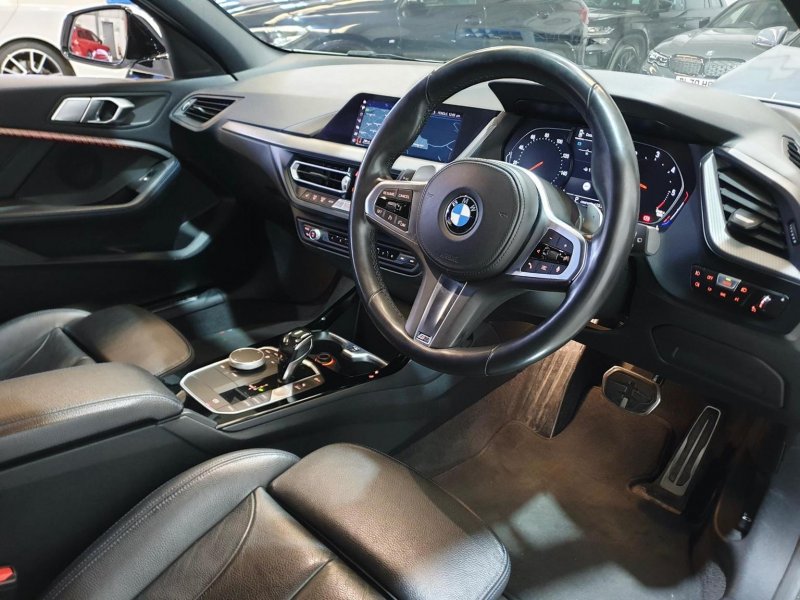 BMW 1 SERIES
