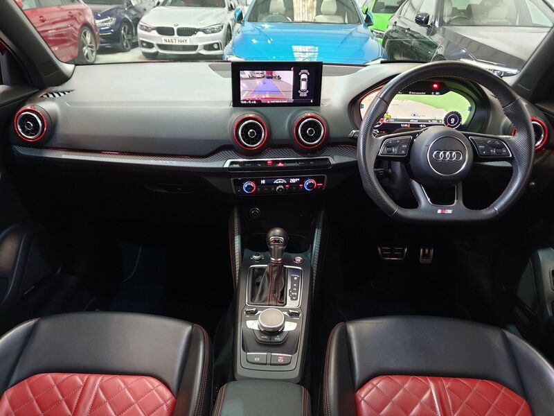 AUDI SQ2