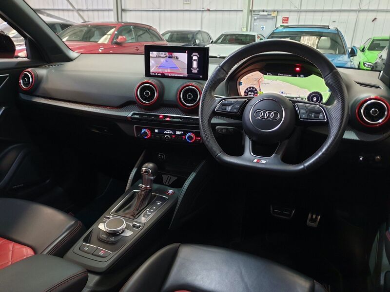 AUDI SQ2